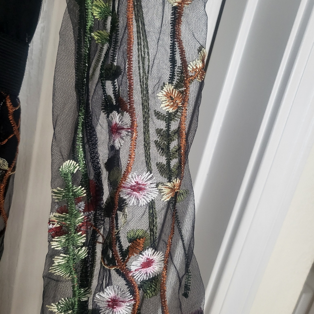 Dress - Picture 2 of 3